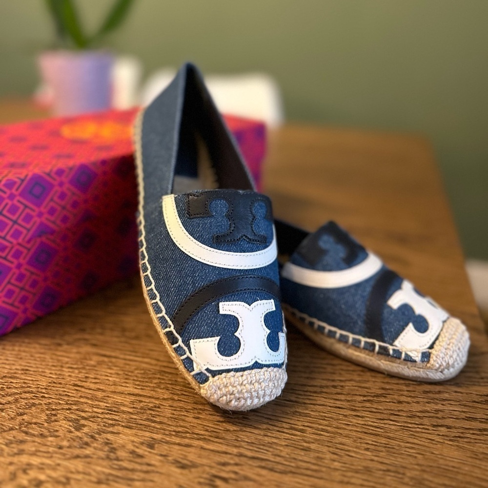NWT! NEW! Tory Burch Poppy Canvas Leather Mixed Espadrilles -Denim Size US 5.5